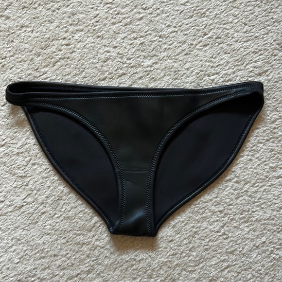 TRIANGL black swim bottoms size small - Picture 1 of 3